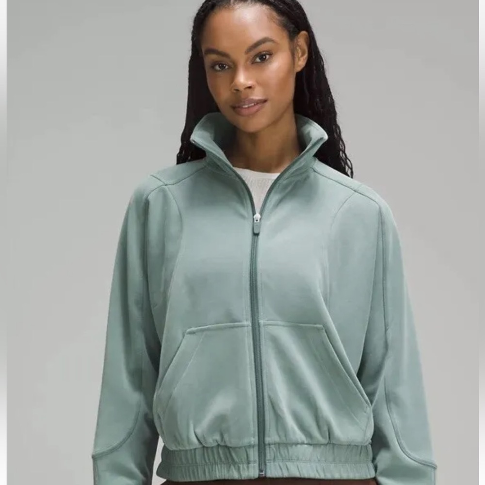 NWT rip tag Lululemon Brushed Softstreme, Funnel Neck full body zip up cropped 6